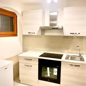 https://apartament-stella.hotelslidodijesolo.com
